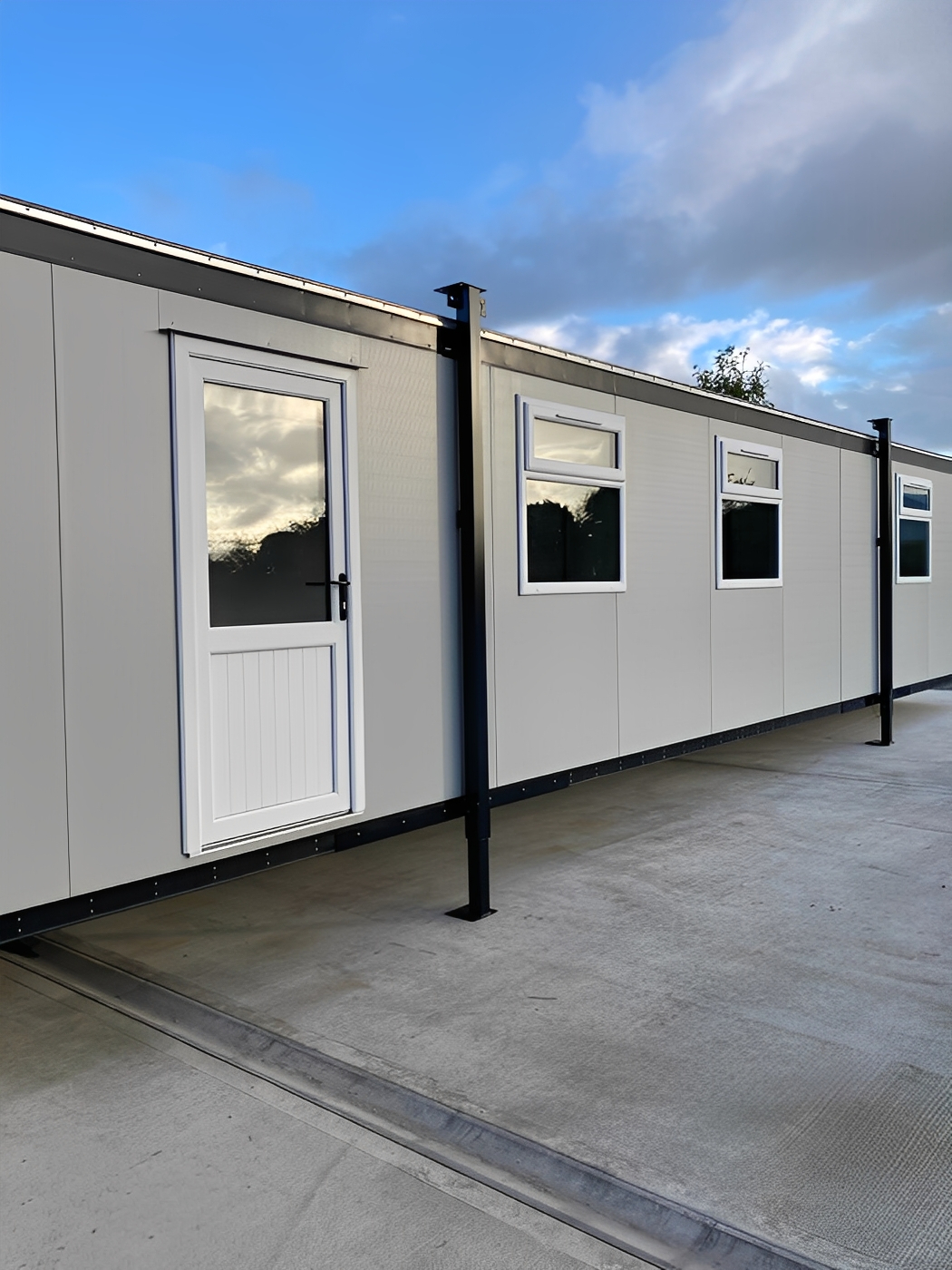 40Ft x 10Ft Jackleg Office Cabin